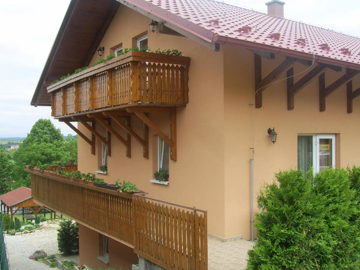 Penzion Zlata Rybka Podhajska Ngoại thất bức ảnh